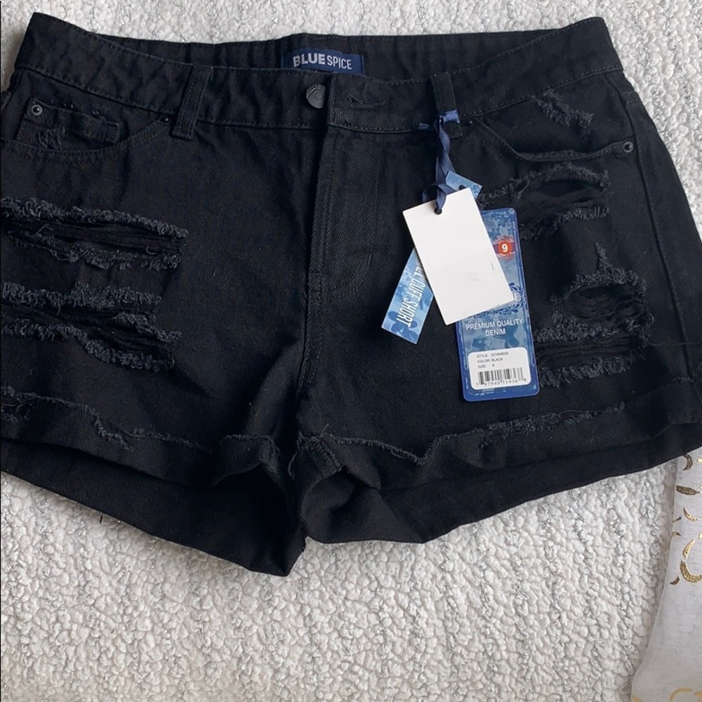 Offers welcomed! ✨ black shorts! ✨